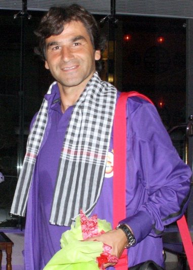 HLV-Orhan-Atik-rat-vui-truoc-su-don-tiep-cua-chu-nha1.jpg